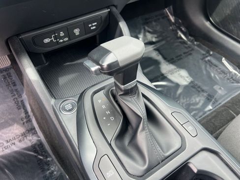 Used 2025 Kia K4 LXS image 41