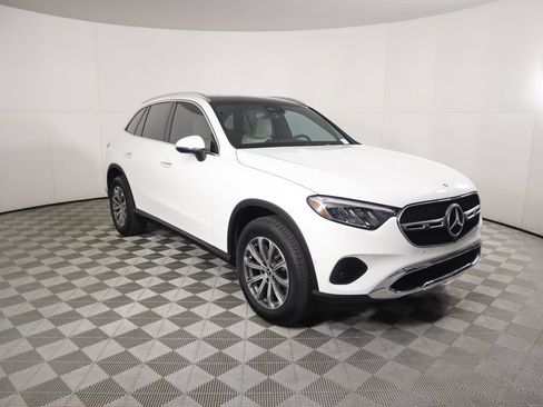 Used 2026 Mercedes-Benz GLC 300 4MATIC image 3