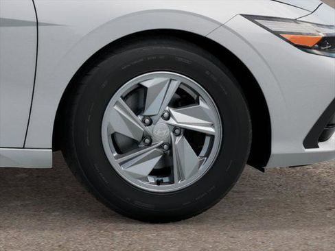 New 2026 Hyundai Elantra SE FWD image 8