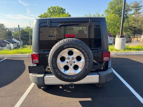 Used 2013 Jeep Wrangler Sahara w/ Dual Top Group AWD/4WD image 17