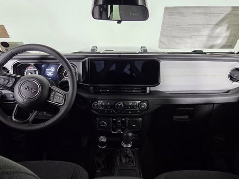 New 2026 Jeep Gladiator Sport AWD/4WD image 32