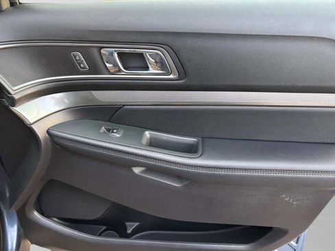 Used 2019 Ford Explorer XLT w/ Class III Trailer Tow Package image 22