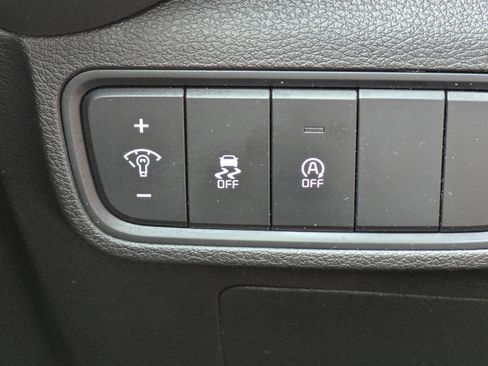 Certified 2023 Kia Soul LX FWD image 17