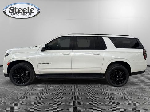 Used 2022 Chevrolet Suburban RST w/ Luxury Package AWD/4WD image 2