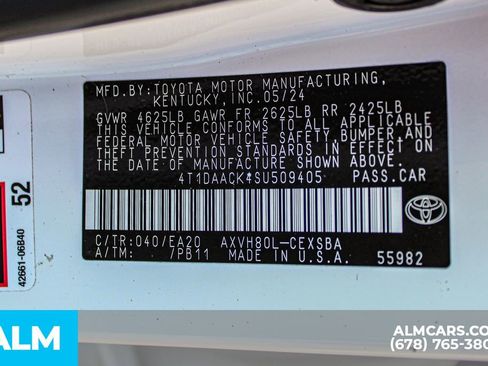 Used 2025 Toyota Camry SE image 41