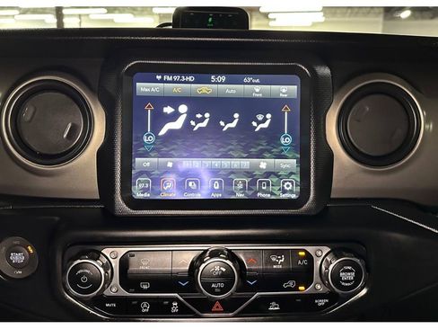 Used 2021 Jeep Gladiator Sport image 32