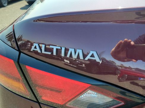 Used 2024 Nissan Altima 2.5 SV FWD image 20