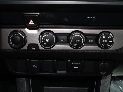 Used 2023 Toyota Tacoma SR AWD/4WD image 13