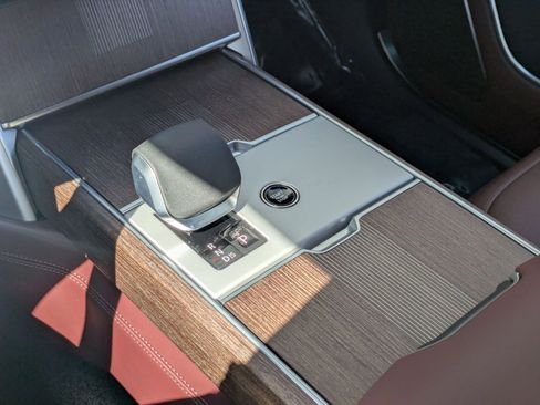 New 2025 Land Rover Range Rover Autobiography image 15