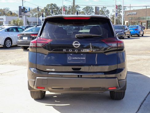 Certified 2026 Nissan Rogue SV image 18
