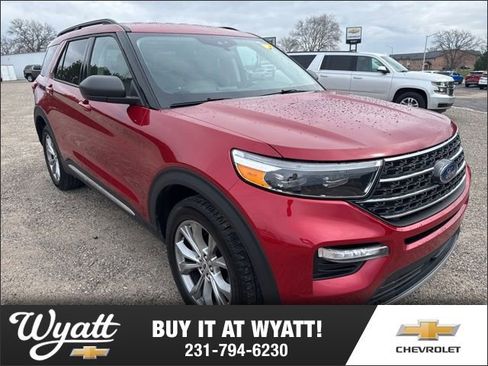 Used 2022 Ford Explorer XLT w/ Equipment Group 202A AWD/4WD image 1