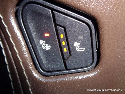 Used 2019 Chevrolet Suburban LT AWD/4WD image 14