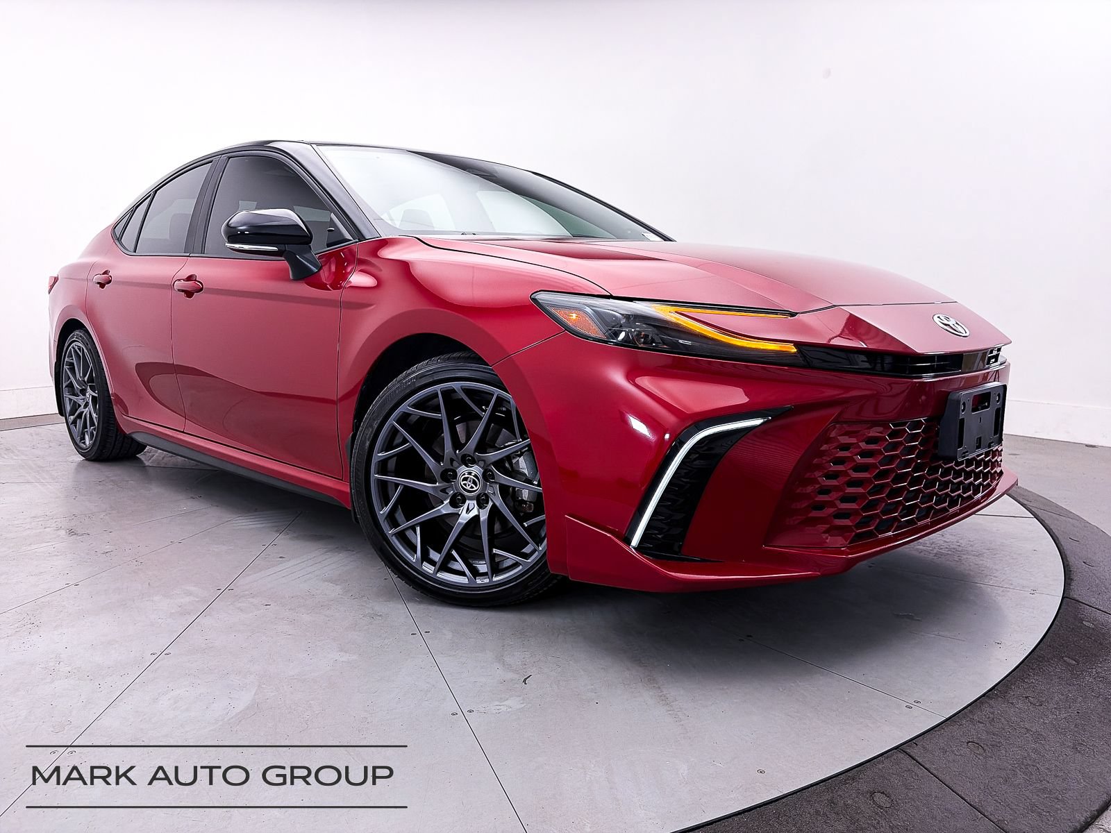 Used 2025 Toyota Camry XSE w/ Premium Package FWD image 1