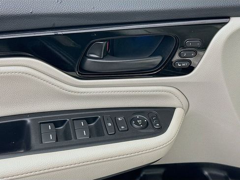 New 2026 Honda Odyssey Touring image 18