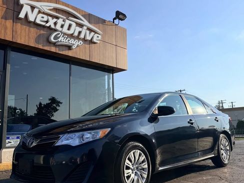 Used 2012 Toyota Camry LE FWD image 1