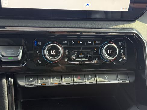 Used 2024 GMC Sierra 1500 AT4 w/ Technology Package AWD/4WD image 26