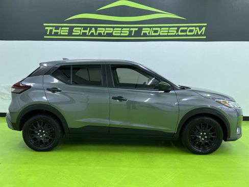 Used 2023 Nissan Kicks S FWD image 11