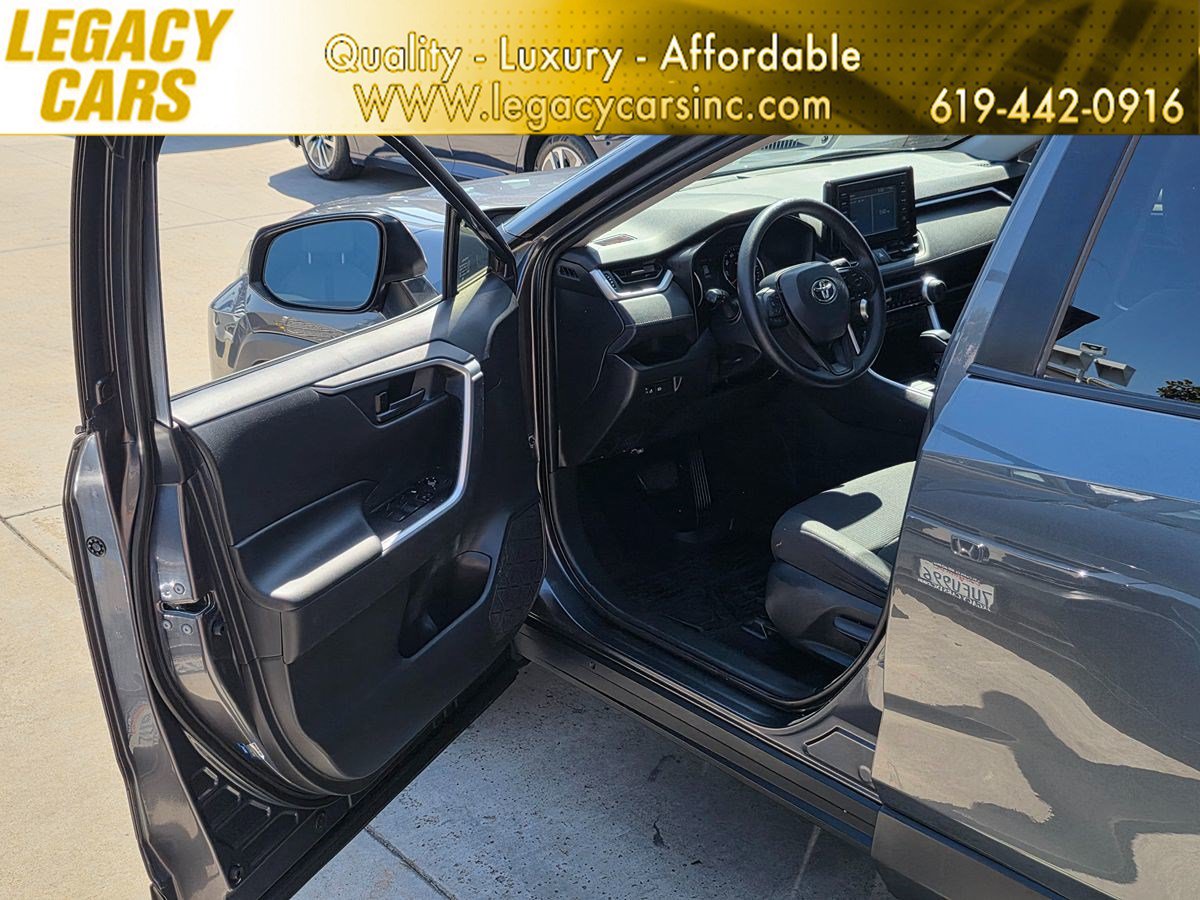 Used 2019 Toyota RAV4 LE w/ Carpet Mat Package FWD image 52