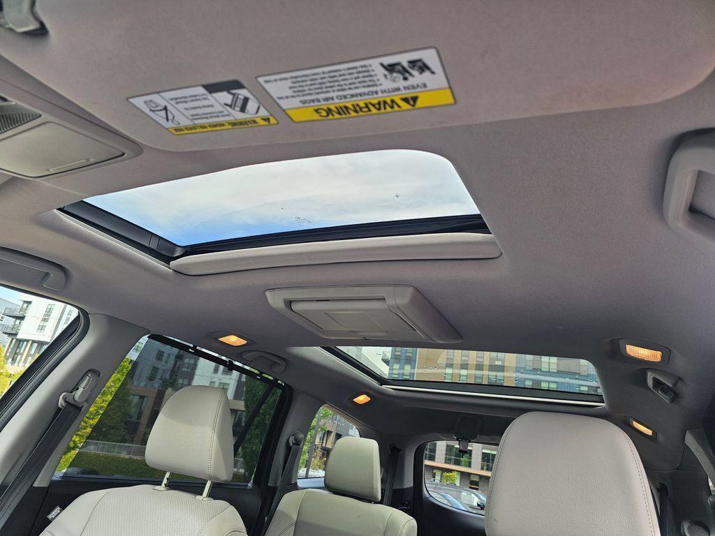 Used 2016 Honda Pilot Elite image 11