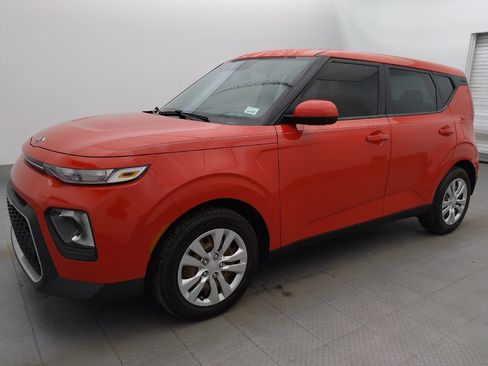 Used 2020 Kia Soul LX FWD image 2