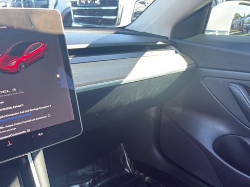 Used 2020 Tesla Model 3 Standard Range Plus RWD image 15