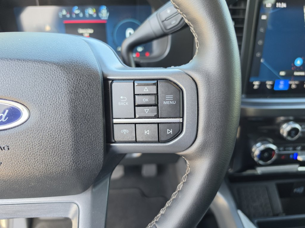 Used 2025 Ford F250 Lariat w/ Black Appearance Package AWD/4WD image 30