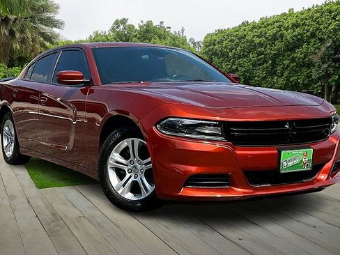 Used 2021 Dodge Charger SXT image 11