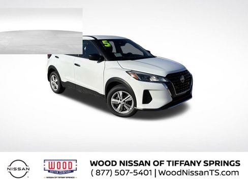 Used 2025 Nissan Kicks Play S image 1