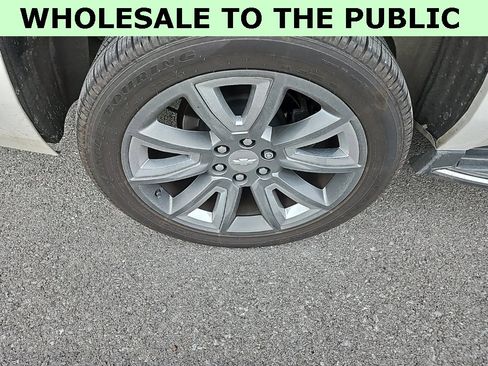 Used 2016 Chevrolet Suburban LTZ image 11