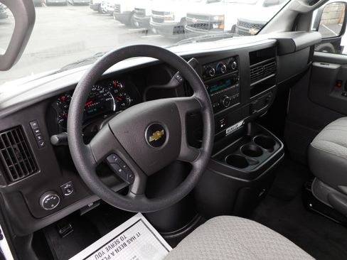 Used 2017 Chevrolet Express 3500 LT w/ LT Preferred Equipment Group RWD image 15
