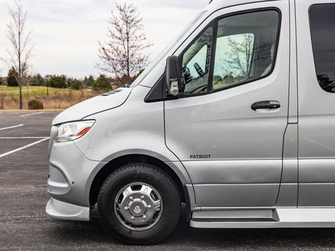 Used 2019 Mercedes-Benz Sprinter 170 w/ Premium Plus Package image 47