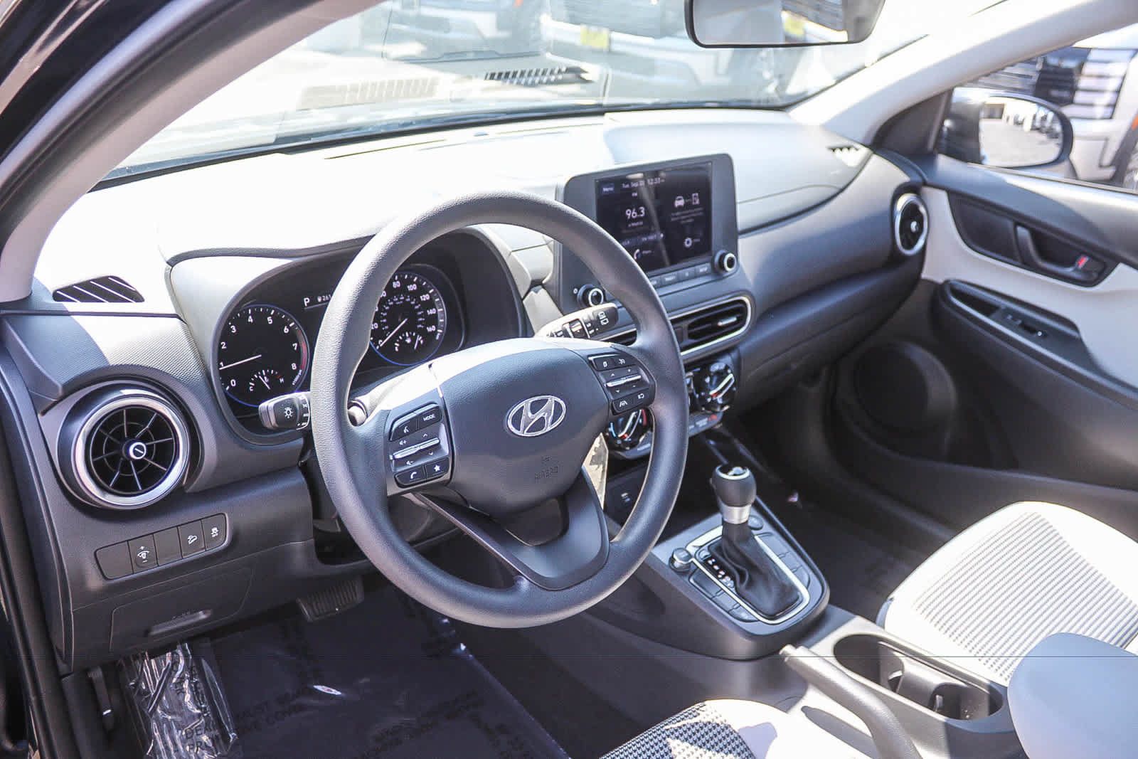 Certified 2023 Hyundai Kona SE AWD/4WD image 22