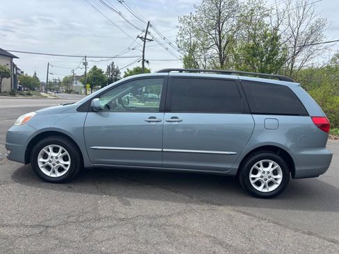 Used 2004 Toyota Sienna XLE AWD/4WD image 2