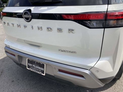 Used 2022 Nissan Pathfinder Platinum w/ Cargo Package FWD image 4