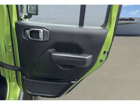 Used 2025 Jeep Wrangler Sport image 36