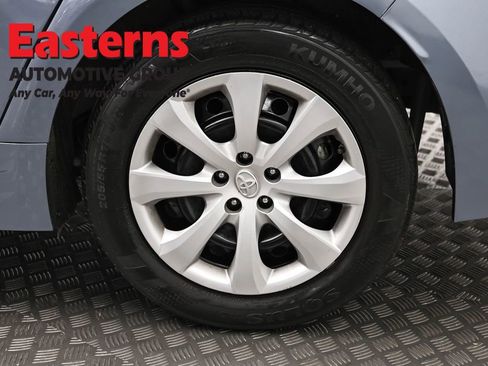 Used 2023 Toyota Corolla LE FWD image 33