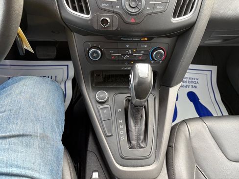 Used 2015 Ford Focus SE w/ Equipment Group 201A image 14