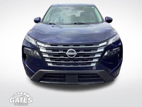 Used 2024 Nissan Rogue SV FWD image 2