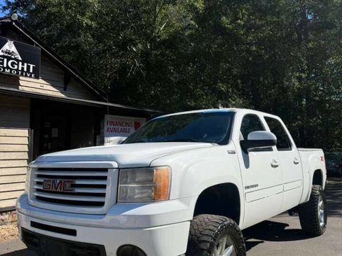 Used 2011 GMC Sierra 1500 SLE image 2