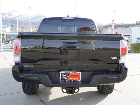 Certified 2023 Toyota Tacoma TRD Off-Road w/ Technology Package image 7