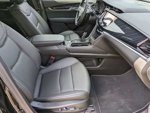 New 2025 Cadillac XT6 Premium Luxury image 25
