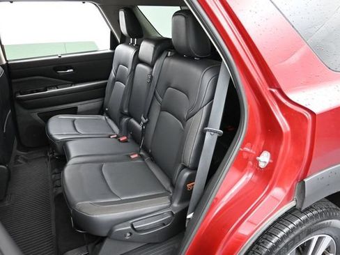 Used 2022 Nissan Pathfinder SL AWD/4WD image 26