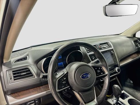 Used 2018 Subaru Outback 2.5i Limited AWD/4WD image 10