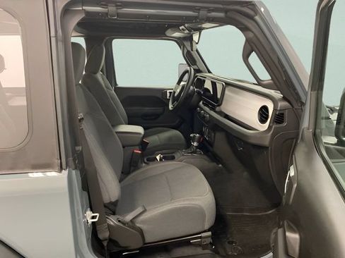 Used 2025 Jeep Wrangler Sport AWD/4WD image 23
