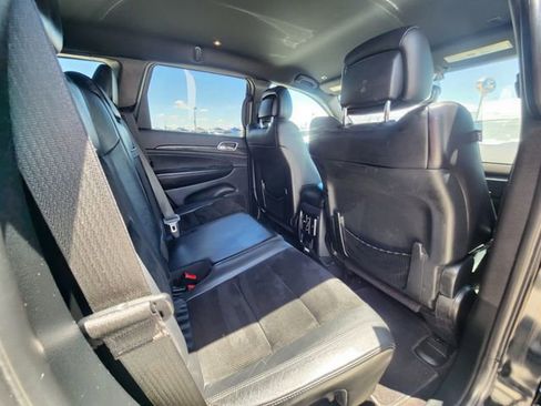 Used 2017 Jeep Grand Cherokee Altitude RWD image 17