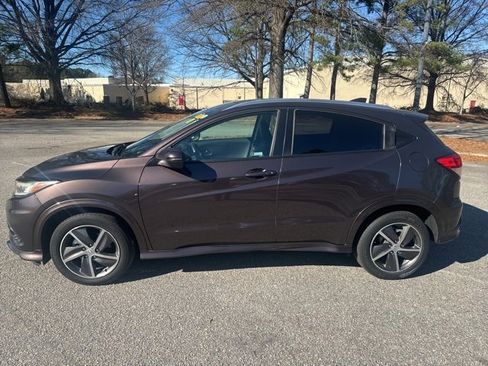 Used 2019 Honda HR-V Touring image 3