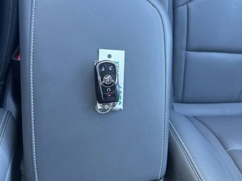 Used 2024 Buick Enclave Essence FWD image 33