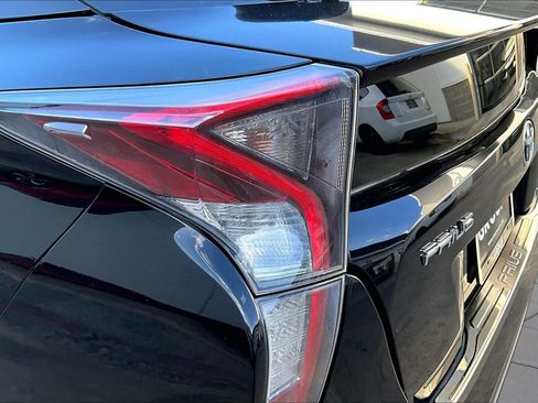 Used 2016 Toyota Prius Four FWD image 27