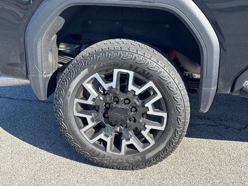 New 2026 GMC Sierra 2500 Denali Ultimate w/ LPO, Black Badging Package image 11