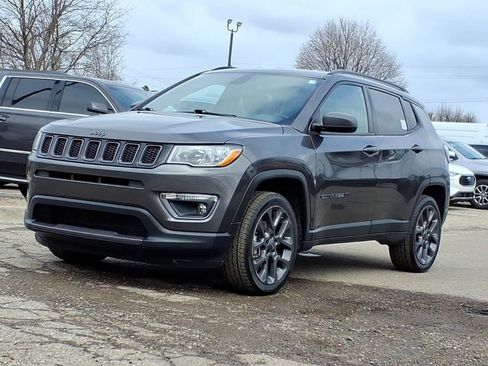 Used 2021 Jeep Compass Latitude AWD/4WD image 1